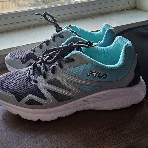 Fila Shoes - EUC Fila Memory Panorama 9 Women's Runner Charcoal & Aqua Sneakers Sz 8.5